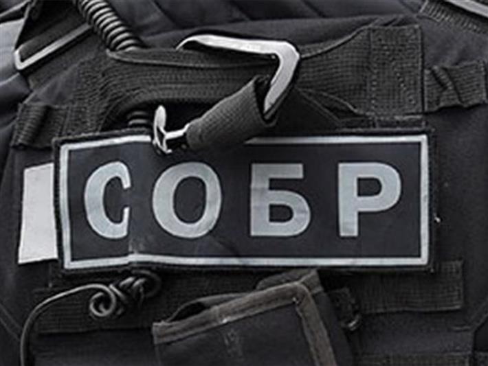 Красноярский СОБР оказал содействие полицейским в задержании подозреваемого в незаконном хранении оружия