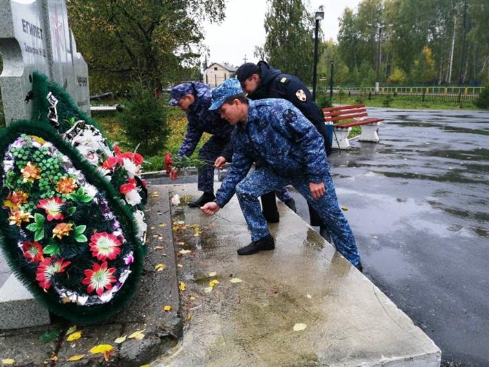 На Южном Урале военнослужащие и сотрудники Росгвардии приняли участие в памятных мероприятиях, посвященных 20-летию ОГВ (с) на Северном Кавказе