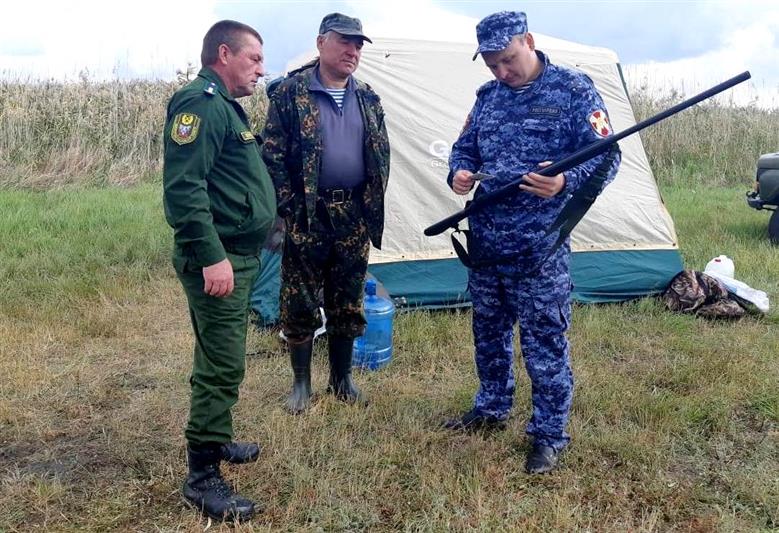 В Ростовской области сотрудники Росгвардии провели профилактические мероприятия в рамках открытия сезона охоты