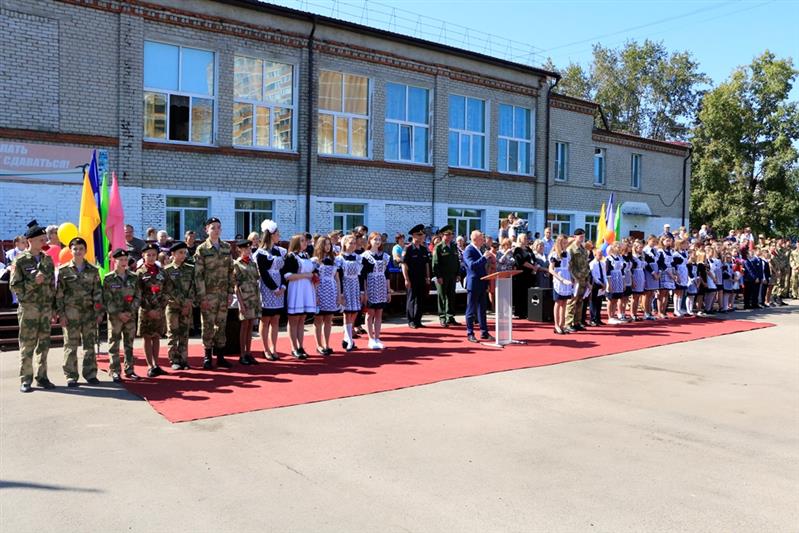 В Благовещенске в День знаний торжественно открыли профильный школьный класс Росгвардии (фото)