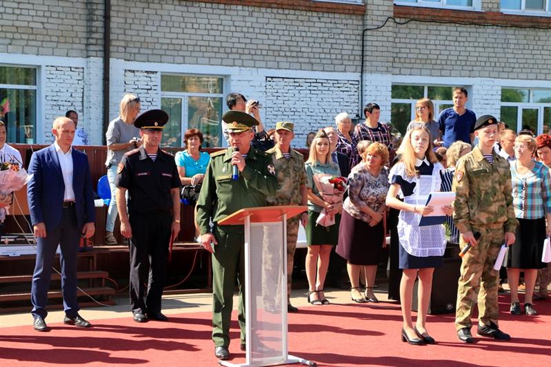 В Благовещенске в День знаний торжественно открыли профильный школьный класс Росгвардии (фото)