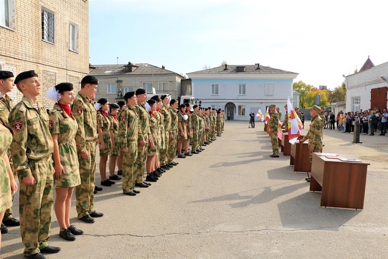 Учащиеся профильного класса Росгвардии в Благовещенске торжественно принесли кадетскую клятву