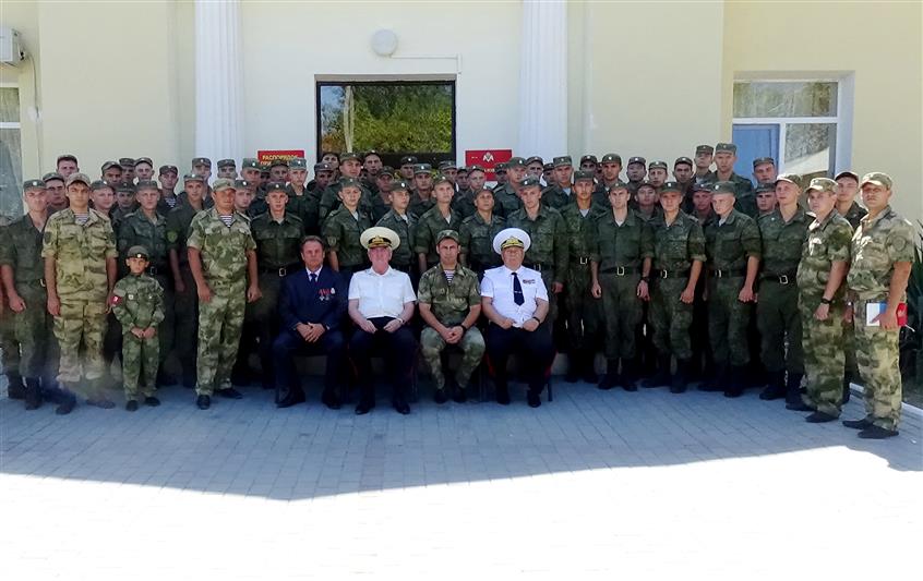 Военнослужащие севастопольского специального моторизованного полка Росгвардии присоединились к акции «Вместе против террора»