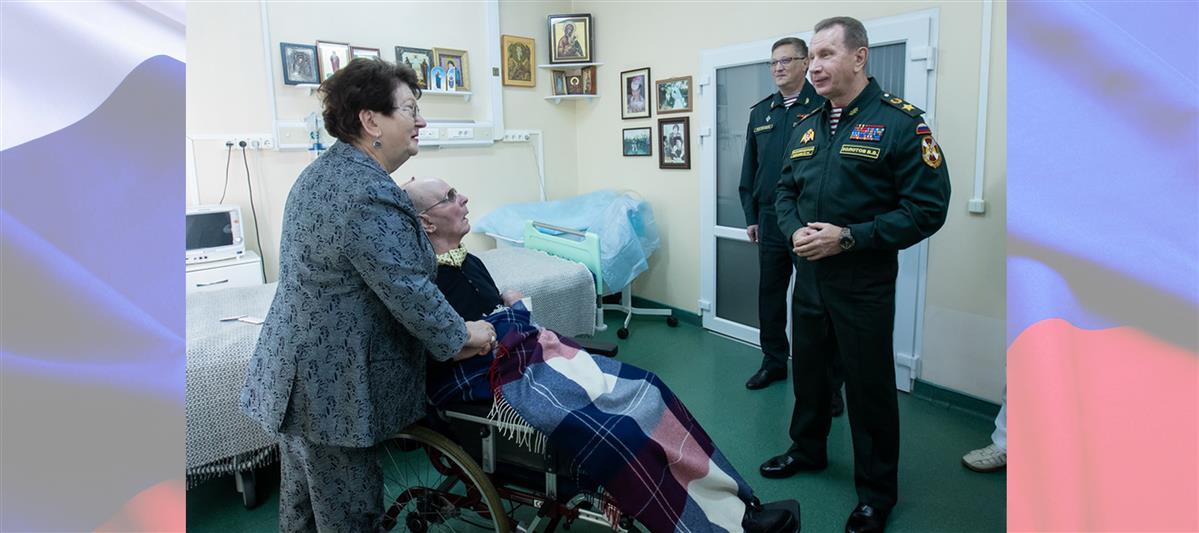 Директор Росгвардии генерал армии Виктор Золотов поздравил с Днем рождения Героя России генерал-полковника Анатолия Романова