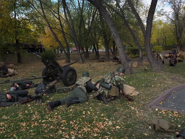 При участии росгвардейцев в Новосибирской области проведена церемония передачи именного медальона павшего красноармейца его родственникам