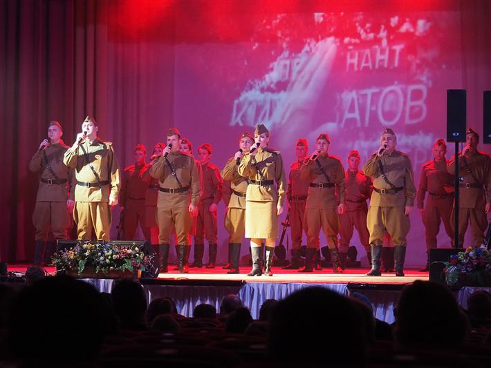 При участии росгвардейцев в Новосибирской области проведена церемония передачи именного медальона павшего красноармейца его родственникам