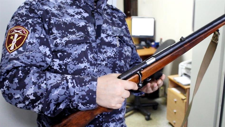 В Свердловской области сотрудники Росгвардии проверяют владельцев оружия