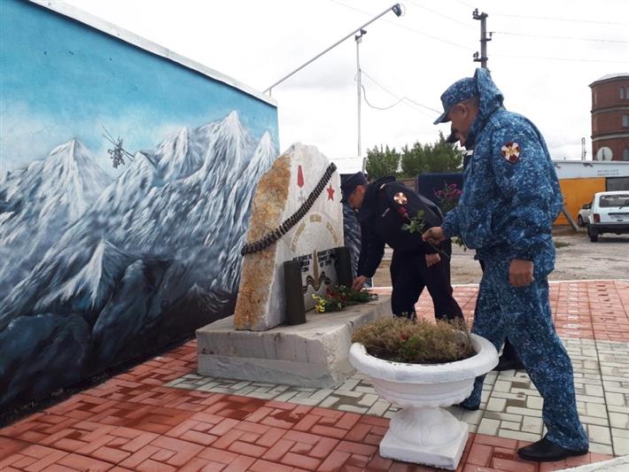 На Южном Урале военнослужащие и сотрудники Росгвардии приняли участие в памятных мероприятиях, посвященных 20-летию ОГВ (с) на Северном Кавказе