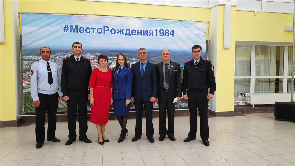 В Уральском округе росгвардейцы напомнили школьникам и студентам правила антитеррористической безопасности (видео)