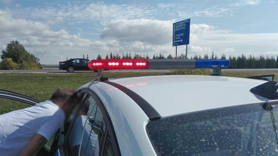 В Татарстане авиаотряд Росгвардии содействует госавтоинспекторам в выявлении нарушителей ПДД (фото)