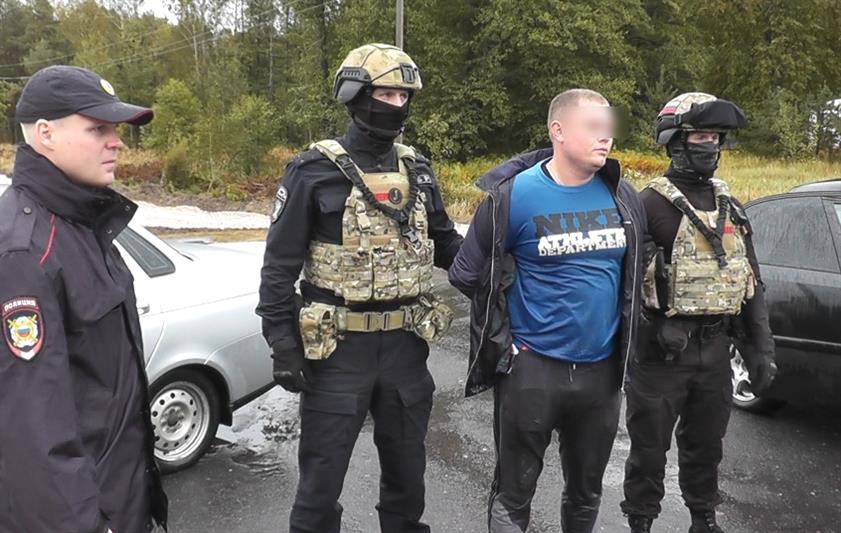 В Брянской области при содействии СОБР Росгвардии задержаны подозреваемые в вымогательстве