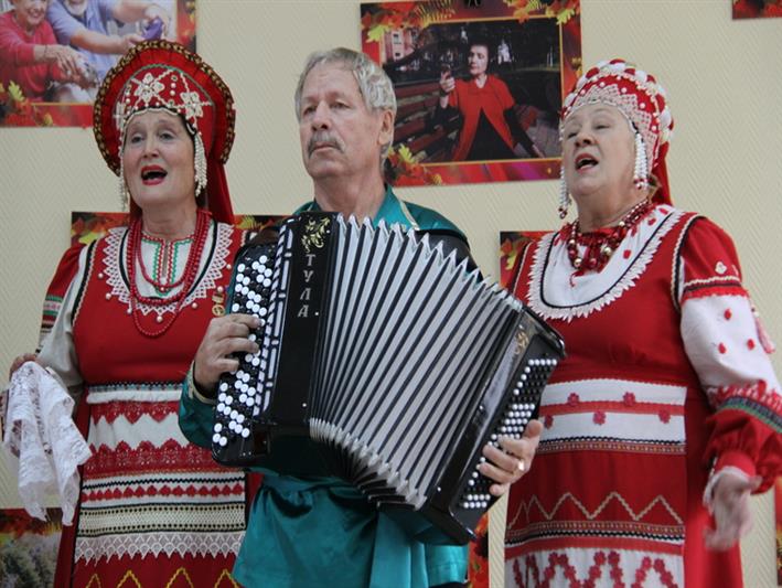 Перед ветеранами  территориального  управления Росгвардии в Кузбассе выступил ансамбль «Русские узоры»