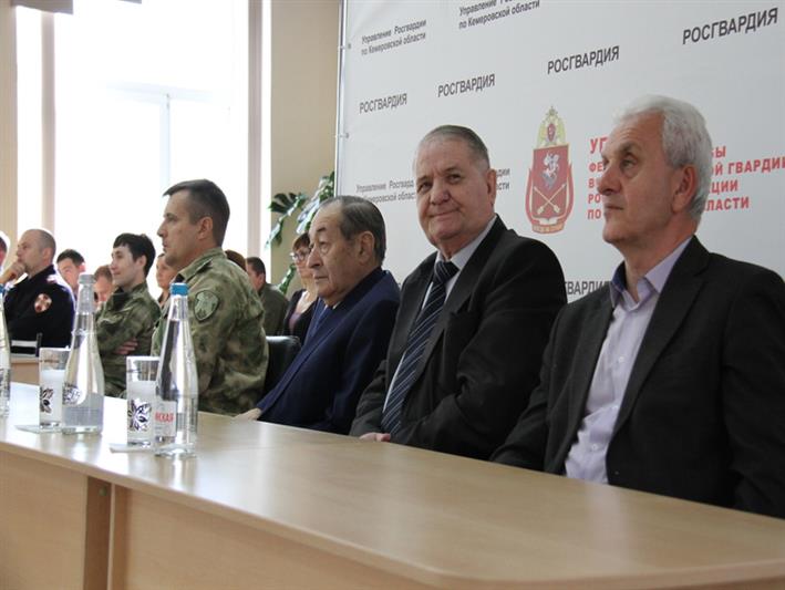 Перед ветеранами  территориального  управления Росгвардии в Кузбассе выступил ансамбль «Русские узоры»