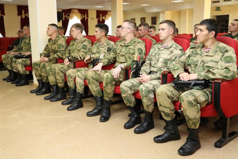 В Восточном округе Росгвардии прошли сборы офицеров-выпускников военных институтов 2019 года