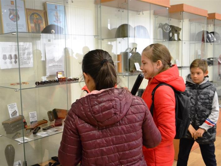 В сургутском ОМОН открылась выставка, посвященная 250-летию со дня рождения графа Комаровского