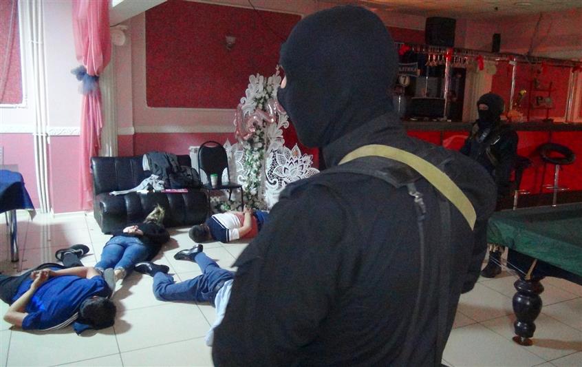При содействии СОБР в Астрахани пресечена деятельность подпольных игорных клубов 