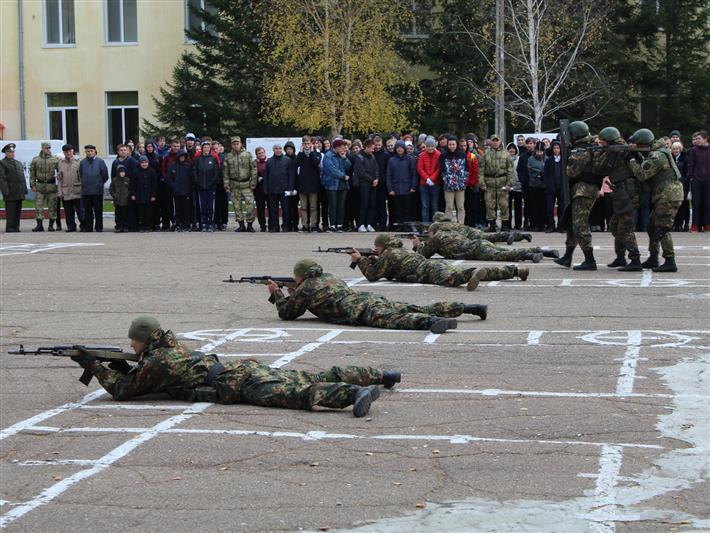 Тематическое мероприятие для будущих призывников проведено в ангарской воинской части Росгвардии