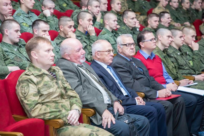В Москве прошла тематическая встреча ветеранов Росгвардии с личным составом, посвящённая 76-й годовщине победы советских войск в битве за Кавказ 