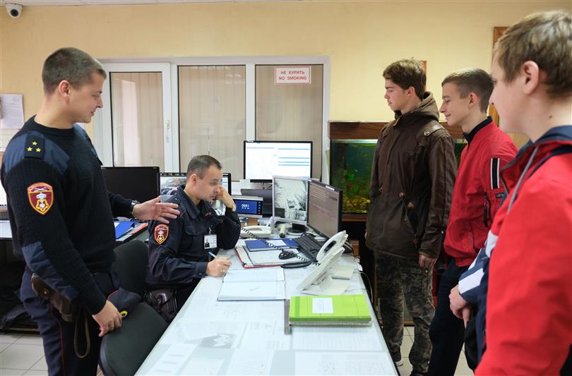 Студенты Курского техникума связи ознакомились с работой пункта централизованной охраны Росгвардии