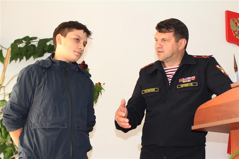 Школьники отдаленного района Курской области ознакомились с деятельностью Росгвардии