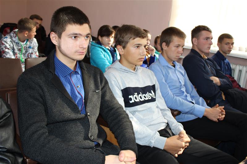 Школьники отдаленного района Курской области ознакомились с деятельностью Росгвардии