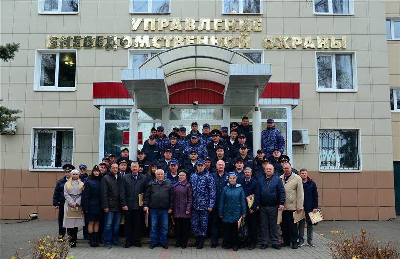 В Центральном округе Росгвардии сотрудники вневедомственной охраны отметили свой профессиональный праздник (фото, видео)