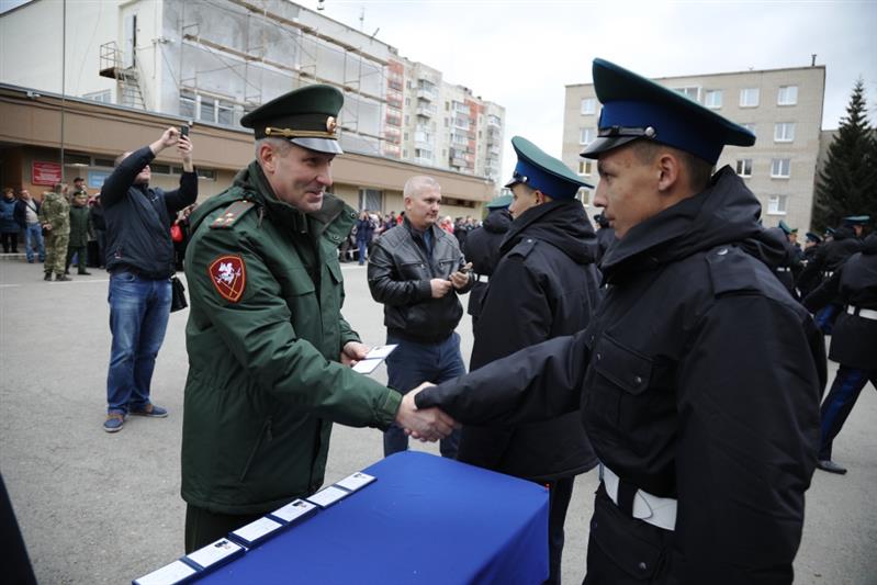 В Екатеринбурге кадеты Росгвардии поклялись прилежно учиться и чтить законы кадетского братства
