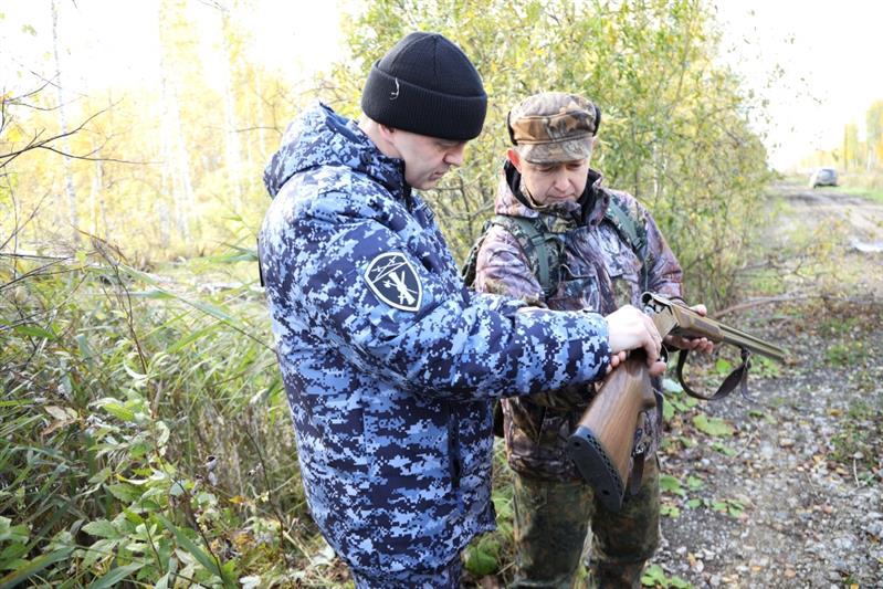 Сотрудники Управления Росгвардии по Свердловской области принимают участие в мероприятиях по профилактике, выявлению и пресечению фактов незаконной охоты (видео)