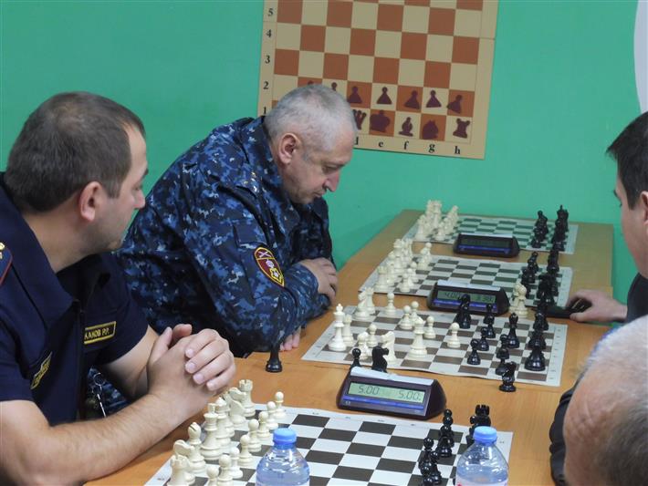 Сотрудники Управления Росгвардии по Карачаево-Черкесии завоевали «золото» республиканского блиц-турнира по шахматам
