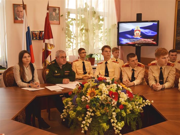В Саратовском военном институте Росгвардии рассказали московским кадетам о правилах поступления 
