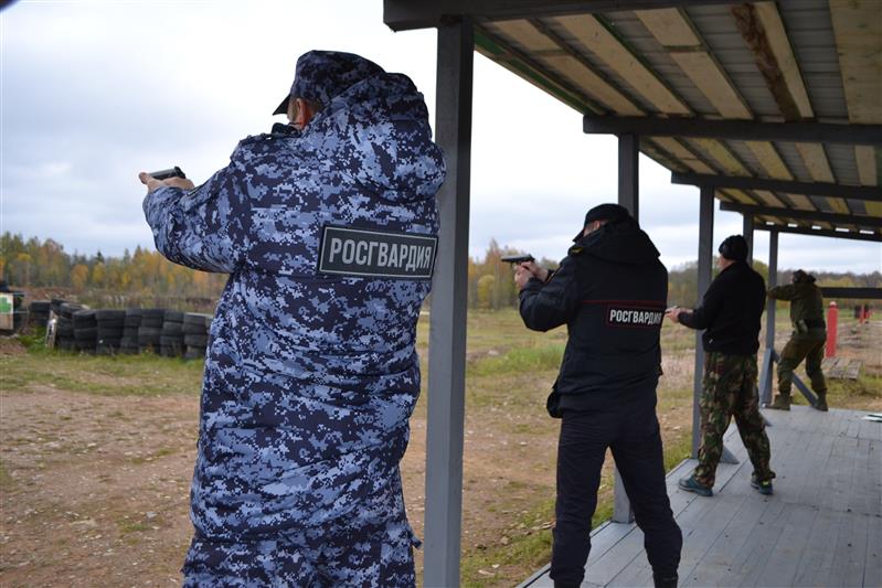 В Новгородской области прошёл межведомственный стрелковый турнир, посвящённый 100-летию со дня рождения Михаила Калашникова