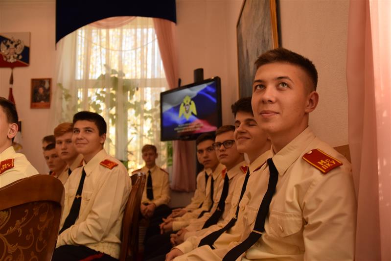 В Саратовском военном институте Росгвардии рассказали московским кадетам о правилах поступления 