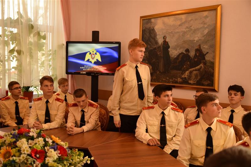 В Саратовском военном институте Росгвардии рассказали московским кадетам о правилах поступления 