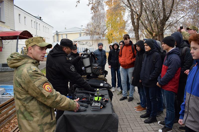 В казанском специальном моторизованном полку Росгвардии прошел День призывника