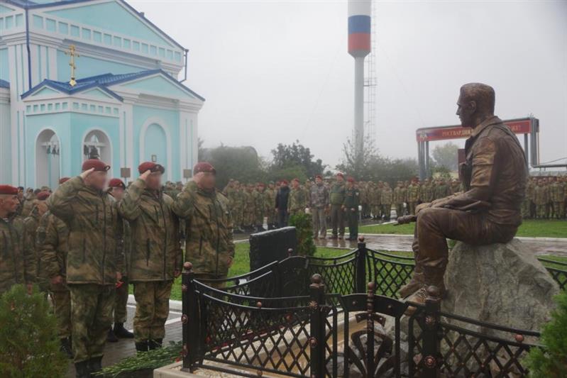 Объединенную группировку войск (сил) на Северном Кавказе посетил Герой России полковник Сергей Лысюк  