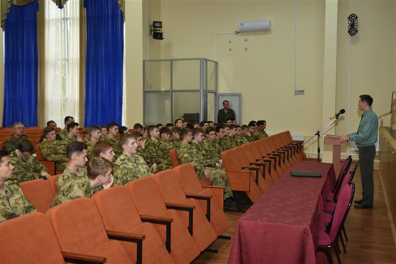 В гостях у воспитанников Московского президентского кадетского училища Росгвардии побывали спецназовцы 