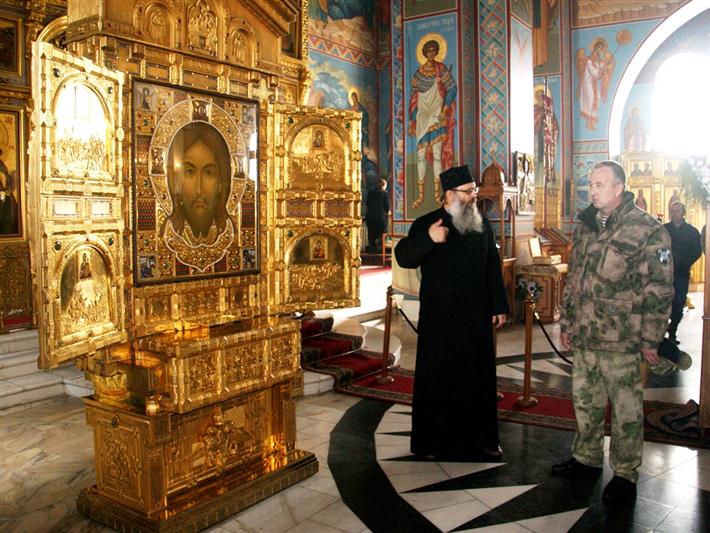 Росгвардейцы приняли участие в литургии, посвященной прибытию иконы «Спас Нерукотворный» в Абакан