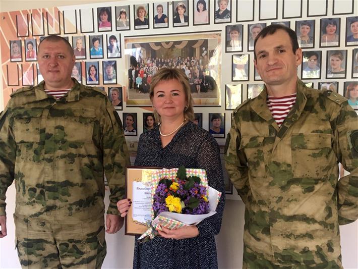 Ставропольские росгвардейцы поздравили педагогов с профессиональным праздником  