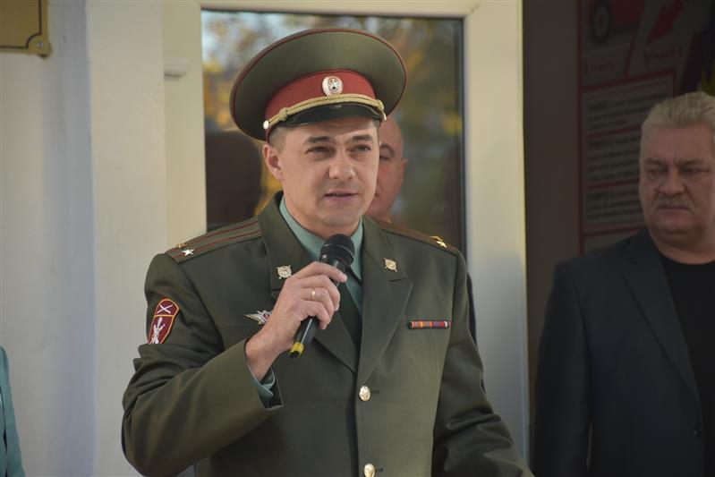 «Парта Героя» памяти погибшего сотрудника ОМОН открыта в Майкопе (фото, видео)
