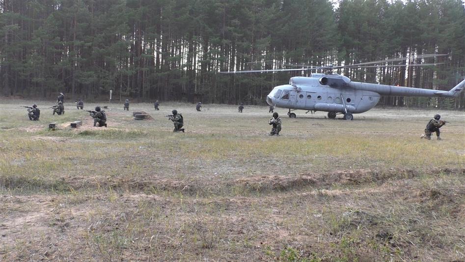 С бойцами удмуртских спецподразделений Росгвардии проведены занятия по десантно-штурмовой подготовке