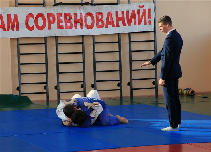 В Саранске росгвардейцы приняли участие в открытии турнира памяти сотрудника ОМОН Бориса Бибнева по дзюдо и Всероссийской акции «Парты Героя»