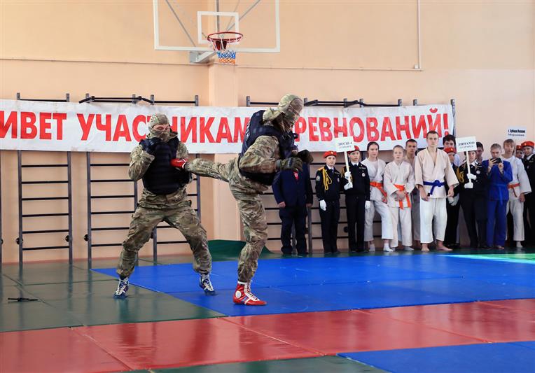В Саранске росгвардейцы приняли участие в открытии турнира памяти сотрудника ОМОН Бориса Бибнева по дзюдо и Всероссийской акции «Парты Героя»