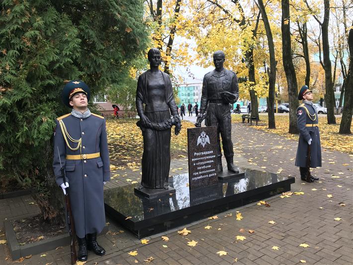 В Смоленске открыт памятник павшим воинам правопорядка