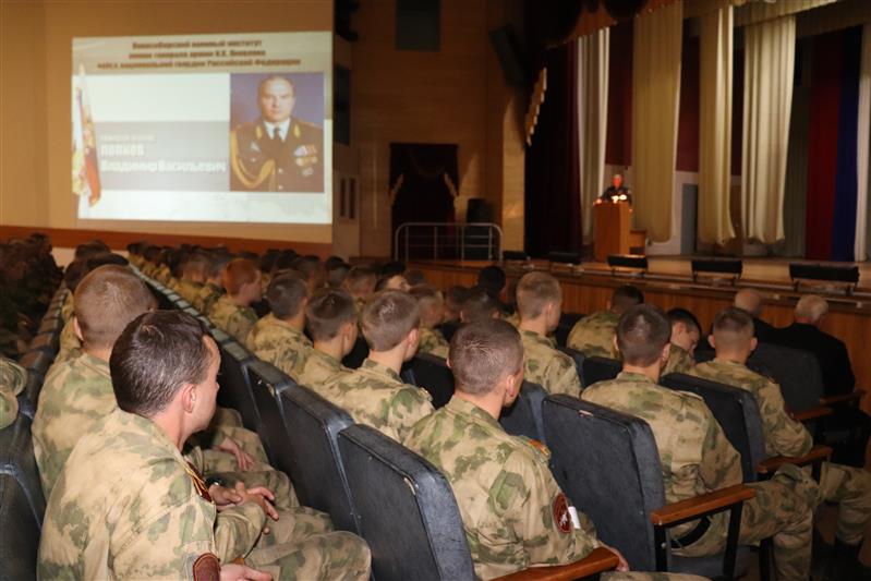 В Новосибирском военном институте Росгвардии состоялось чествование генерал-майора в отставке Владимира Попкова, возглавлявшего вуз в 90-е годы