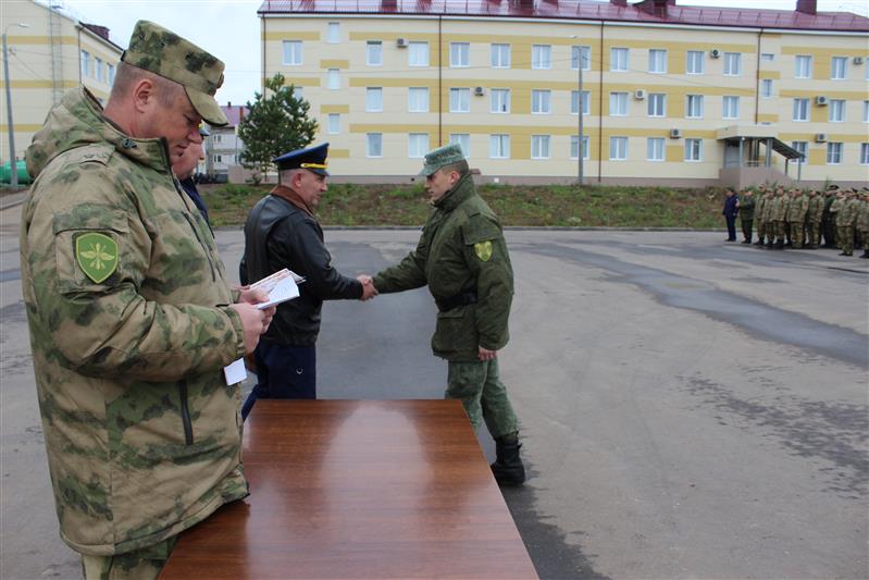 Акция «В память о военной службе в Росгвардии» прошла в нижегородском авиационном полку