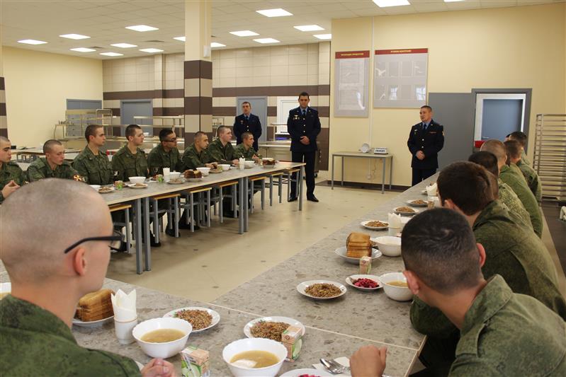 Акция «В память о военной службе в Росгвардии» прошла в нижегородском авиационном полку