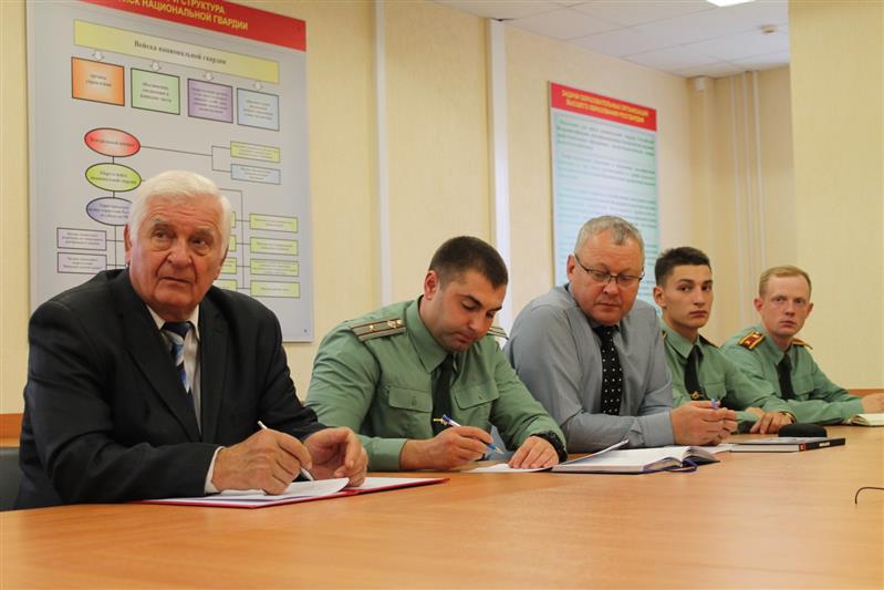 В Саратовском военном институте Росгвардии рассказали московским кадетам о правилах поступления 
