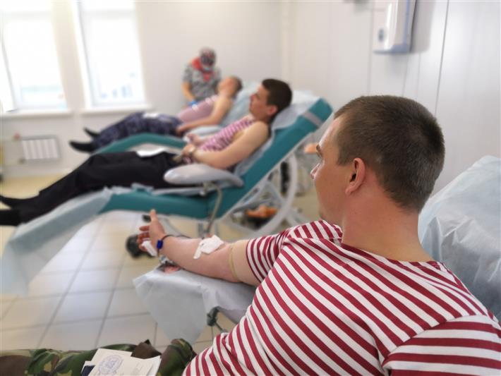 Более 70 росгвардейцев приняли участие в донорской акции в Саратове