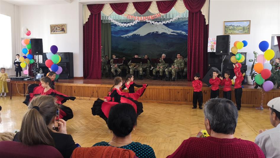 Концерт по случаю Дня пожилых людей дал в Нальчике военный оркестр Росгвардии 