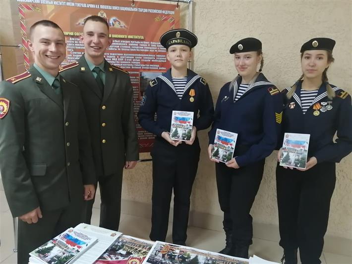 Военнослужащие Новосибирского военного института Росгвардии приняли участие в акции День призывника 
